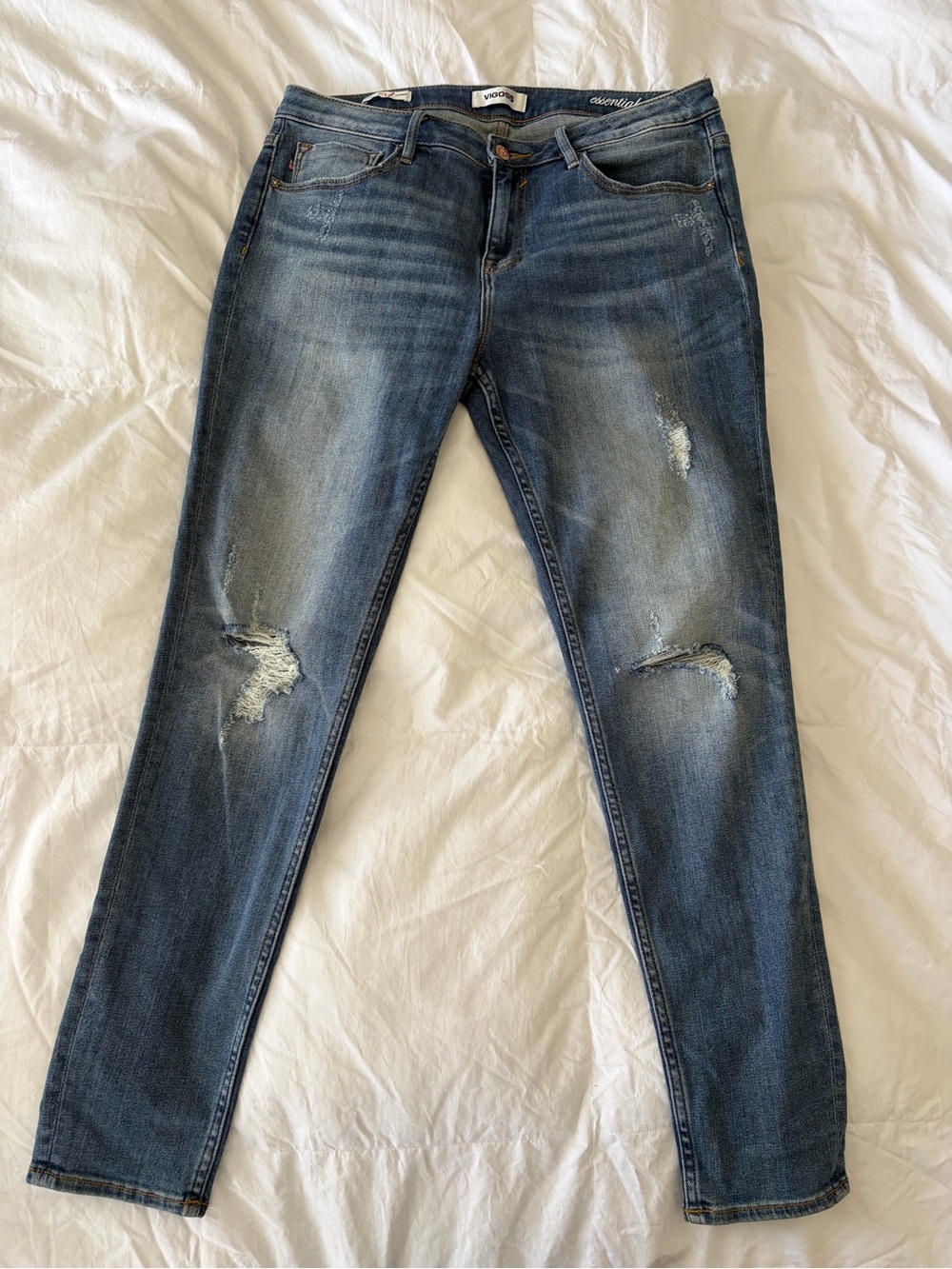 Vigoss Women's Skinny Jeans in Faded Blue with Distressed Knees